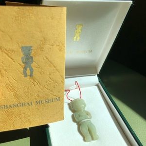 RARE! Iconic jade man pendant from Shanghai Museum
